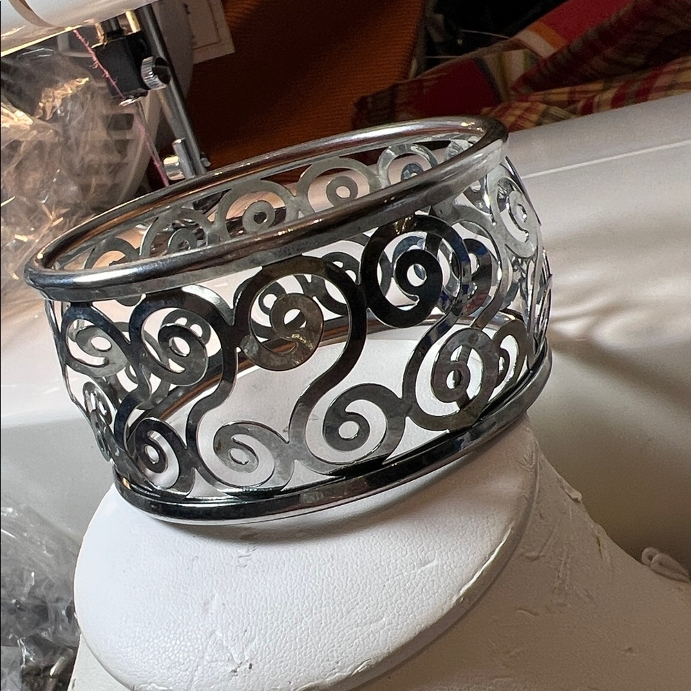 Elegant Silver Swirl Bracelet